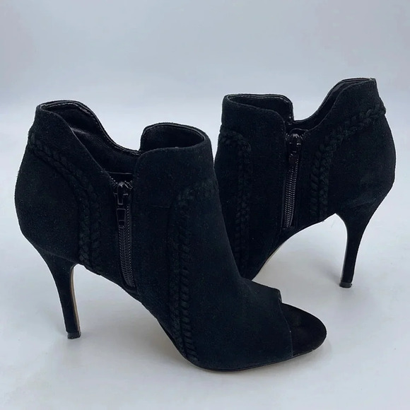 Vince Camuto Abesta Peep Toe Ankle Bootie - Picture 4 of 7